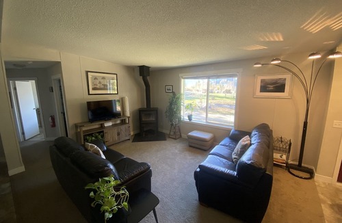 Mount Currie Bed & Breakfast | The Cabin at Sweetwater Lane Farm