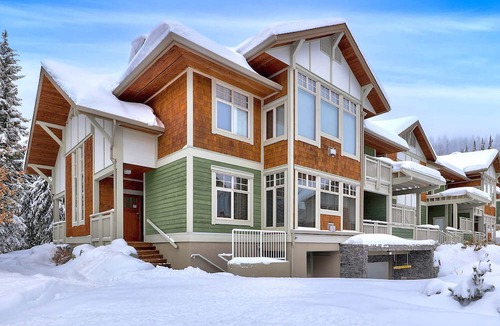 Sun Peaks Condo | Outdoor Adventure at Sun Peaks 33 - True Ski In/Out Access