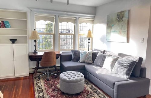 Fairfield Apartment | Charming Suite in Heritage Manor, Free Parking