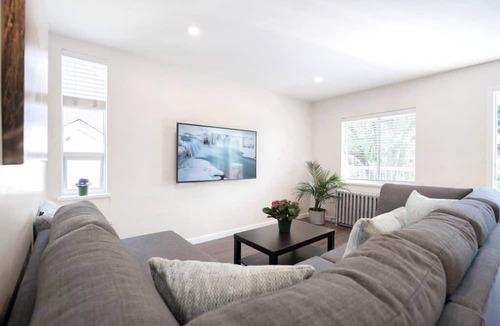 Kitsilano Apartment | Newly Reno`d 2 bdrm Kitsilano Centrally Located