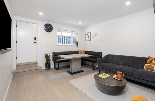 Burnaby House | Modern, Bright, Clean 2 Bedroom Suite - Great Location!