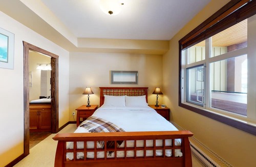 Big White Ski Resort House | The Crescent by Okanagan Premier
