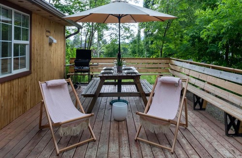 Christina Lake House | Christina Lake Family/Couples Getaway, Sleeps 5 Private Veranda - Close to Beach