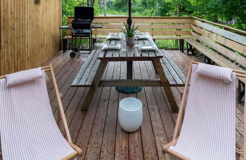 Christina Lake House | Christina Lake Family/Couples Getaway, Sleeps 5 Private Veranda - Close to Beach