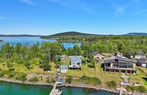 70 Mile House Cabin | Lakeside Cabin Retreat - Green Lake