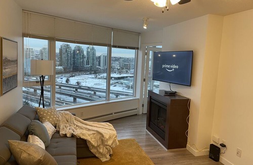 Crosstown Condo | Lovely 1 bedroom condo with amazing view