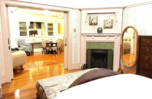 Fairfield Apartment | Parlor Suite in Heritage Manor, Fairfield, near DT
