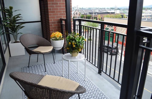 Downtown Victoria Condo | Chic 1BR Steps from Chinatown and Harbour