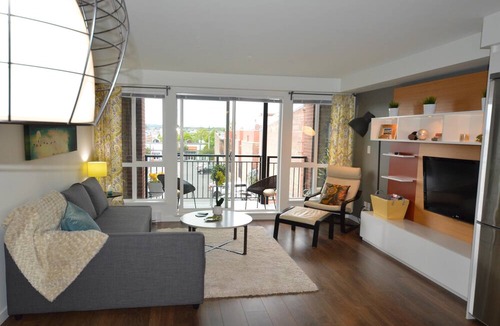 Downtown Victoria Condo | Chic 1BR Steps from Chinatown and Harbour