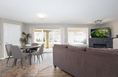 Lethbridge Condo | Paradise Canyon Golf Resort - Signature Walkout Condo 382
