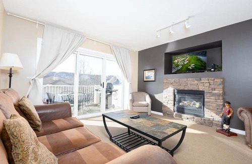Lethbridge Condo | Paradise Canyon Golf Resort - Luxury Condo U407