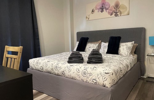 Downtown Edmonton Condo | Sub Penthouse suite over looking the legislature grounds in Beautiful Edmonton .