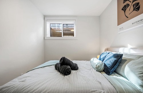 Glenbrook Apartment | Modern, spacious 2BR suite in Calgary, 13 min to downtown, private entrance