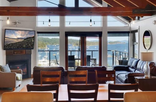Ganges Apartment | Mariner's Loft