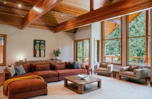 Revelstoke Ski Chalet | Great Escape Chalet Revelstoke