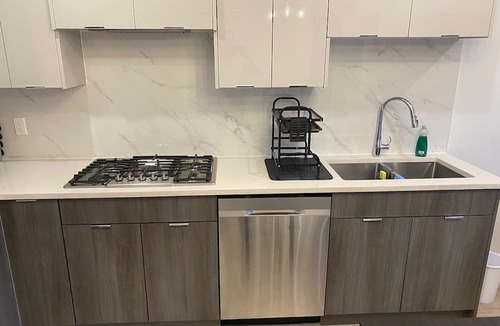 East Newton North Condo | 2-bedroom condo in beautiful Surrey with AC and comfort