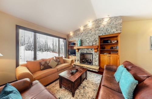 Big White Ski Resort Condo | Aspens by Okanagan Premier
