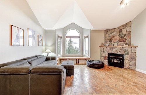 Big White Ski Resort Condo | Chateau on the Ridge by Okanagan Premier