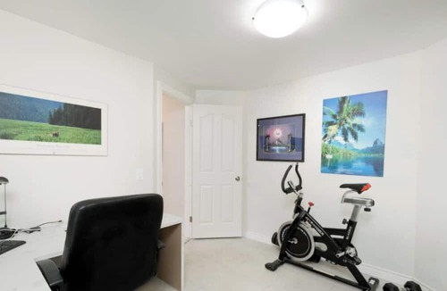 Arbour Lake Condo | Arbour Lake 3BR2BA Family Retreat w/Hot Tub, Games Room, BBQ, Yard C-Air — Sleeps 8