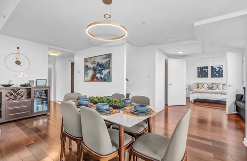 Crosstown Condo | The Skydeck Penthouse - Panoramic Hot Tub Views