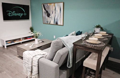 Southwest Edmonton Condo | Beautiful Suite King Bed|Long Stays|Disney|Airport