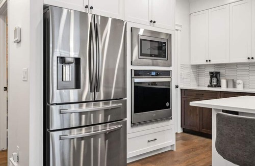 Northwest Calgary Apartment | Carrington Cove | Fenced Yard | Office | Dogs Ok