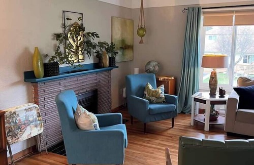 Saanich East Apartment | Stylish Mid-Century Modern Bright Apartment w/park views. Pet friendly!