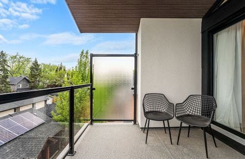 Kensington Apartment | La Maison | Pvt Hot Tub | Kensington | 2500 sqft