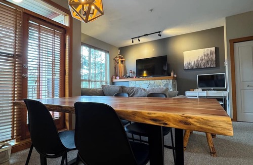 Village North House | Spacious Whistler Townhome – Walk to Lifts!