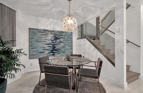 Coal Harbour House | Discover the Lively Spirit of Coal Harbour in the Heart of Downtown Vancouver