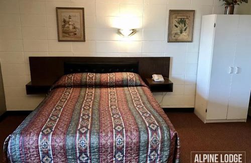 Grande Cache Hotel | Alpine Lodge Motel & Restaurant