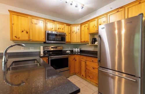 Fernie Apartment | Stone Creek Chalets with Hot Tubs by Fernie Central Reservations