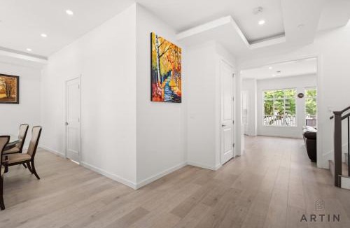 East Side House | Modern 6BR Home - Ideal for Quiet Family Holidays
