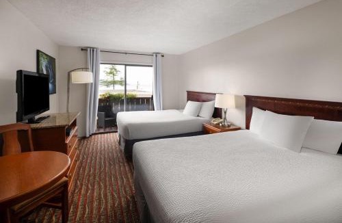 Campbell River Hotel | Ramada by Wyndham Campbell River