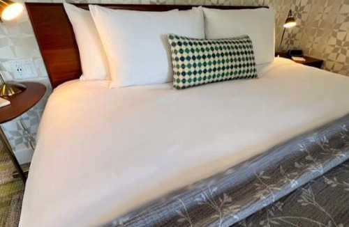 Bowen Island Hotel | Artisan Suites on Bowen