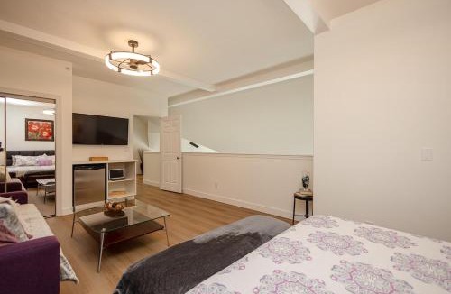 North End Apartment | Luxury Penthouse - Discovery Bay Kelowna