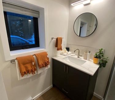 Rossland Ski Chalet | Tinwood Cabins The Climb, 3 mins to Rossland