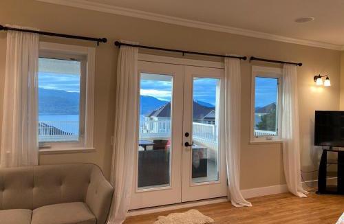 Southwest Mission House | Lakeview Peaceful 2BR Stay in Beautiful Kelowna
