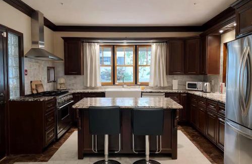 West End Villa | 4 Bedroom Grand Heritage Home Downtown Vancouver