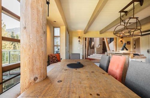 Blueberry Hill Ski Chalet | Osprey Chalet by Outpost Whistler