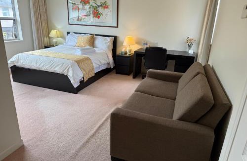 Richmond House | As You Wish Suites & Rooms Near YVR with Parking