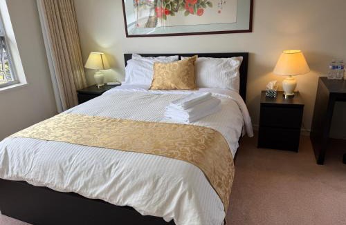 Richmond House | As You Wish Suites & Rooms Near YVR with Parking