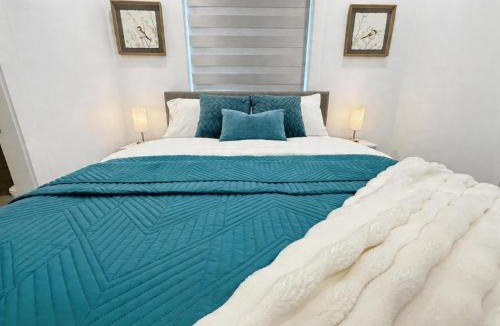 Fraserview House | Vancouver Katherine 2BD 2BA Laneway Home