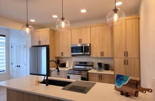 Northwest Edmonton House | West Edmonton 3 Bed Retreat Perfect for Families
