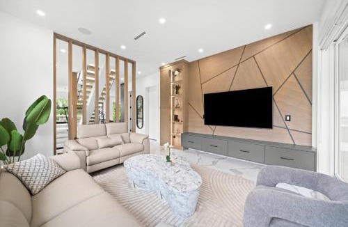 District of North Vancouver Villa | North Shore Luxe Villa