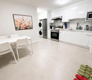 Marpole House | Modern Vancouver 2BR Suite Full Kitchen & Laundry