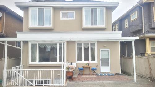 Arbutus Ridge House | Sunshine Home Vancouver Near UBC, DT, YVR