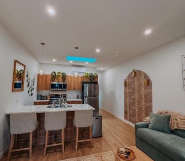 Central Okanagan House | Private Boho Tiny Home - Lakes, Wineries, Hike, Ski