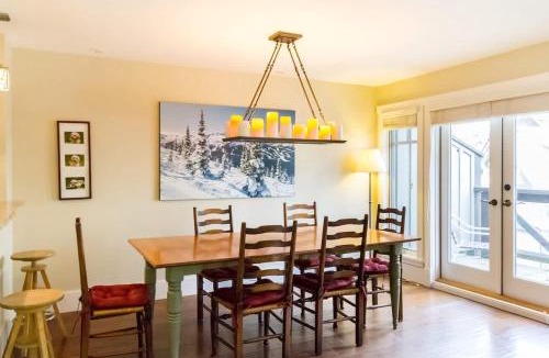Upper Village House | Spacious Town Home with Private Hot Tub