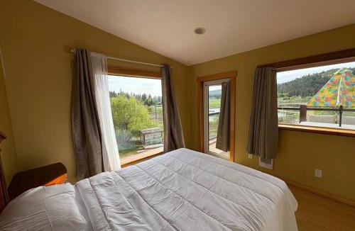 North Glenmore House | Lakefront Grand Lodge